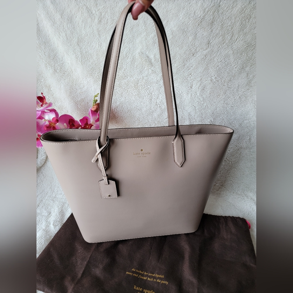 Like New! Kate Spade New York Tote leather tote